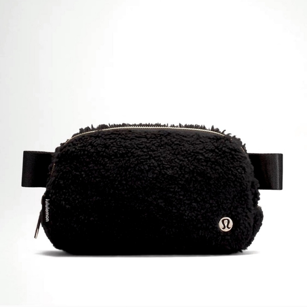 NWT Lululemon Black Fleece Belt Bag 1L